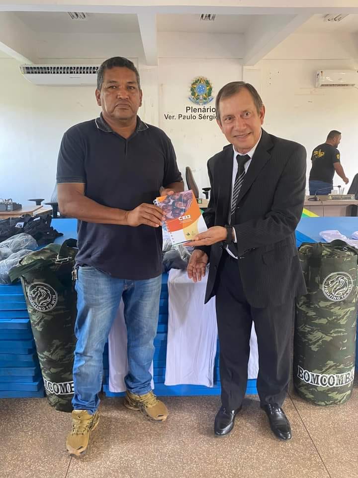 gilberto-pinh TJAP entrega material esportivo para “Projeto Social Construindo o Futuro”, em Calçoene