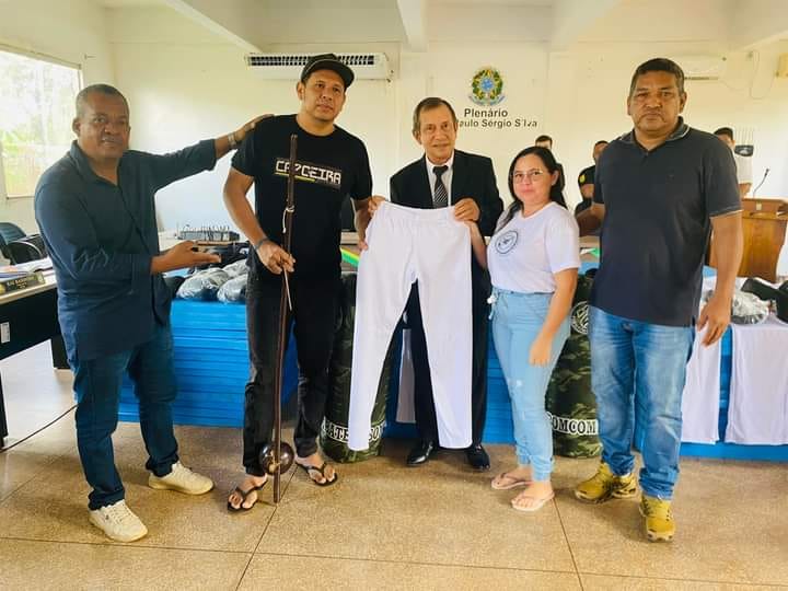 gilbr TJAP entrega material esportivo para “Projeto Social Construindo o Futuro”, em Calçoene