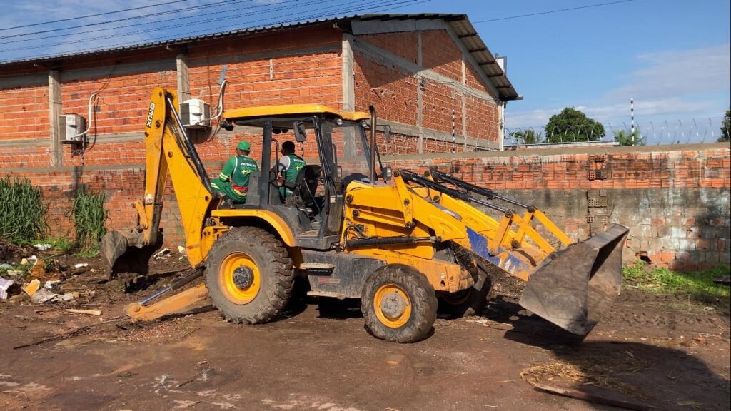 WhatsApp-Image-2025-07-30-at-14.11.16-2-1024x576 Prefeitura de Macapá retira 8 toneladas de entulhos no bairro Universidade após levantamento identificar 121 lixeiras viciadas, sendo 51 na Zona Sul